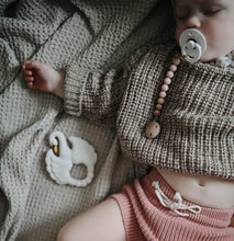 Load image into Gallery viewer, Mushie Pacifier Clip | Cleo - Blush