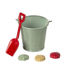 Load image into Gallery viewer, Maileg Beach Set - Shovel Bucket and Shells
