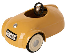 Load image into Gallery viewer, Maileg Mouse Car &amp; Garage - Yellow
