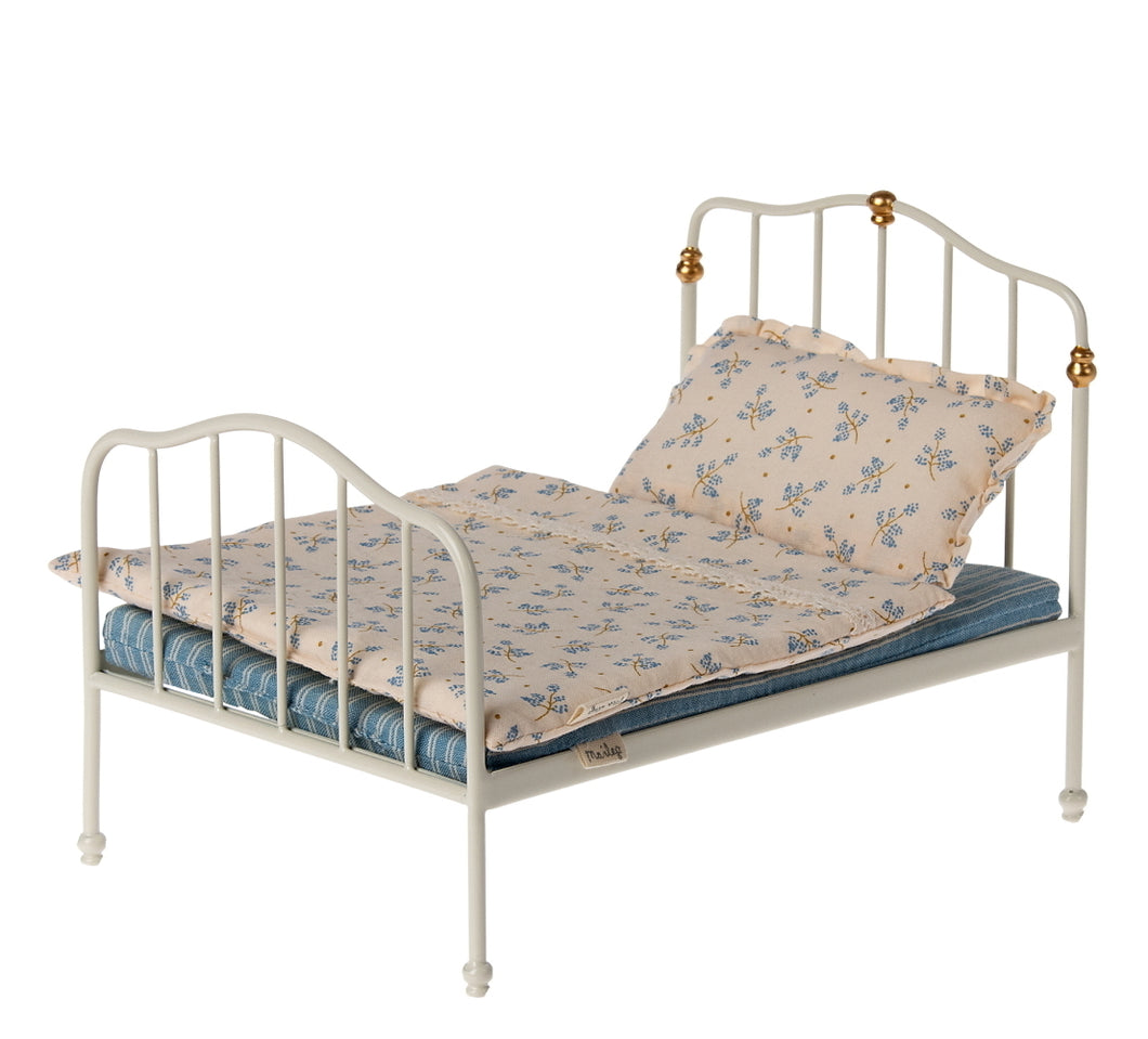 Maileg Vintage Bed for Mouse - Off-White